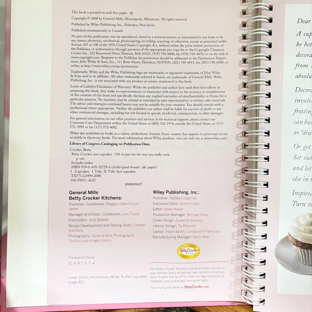 Betty Crocker Just Cupcakes 100 Recipes Cookbook Spiral Bound 2008 Wiley Pink